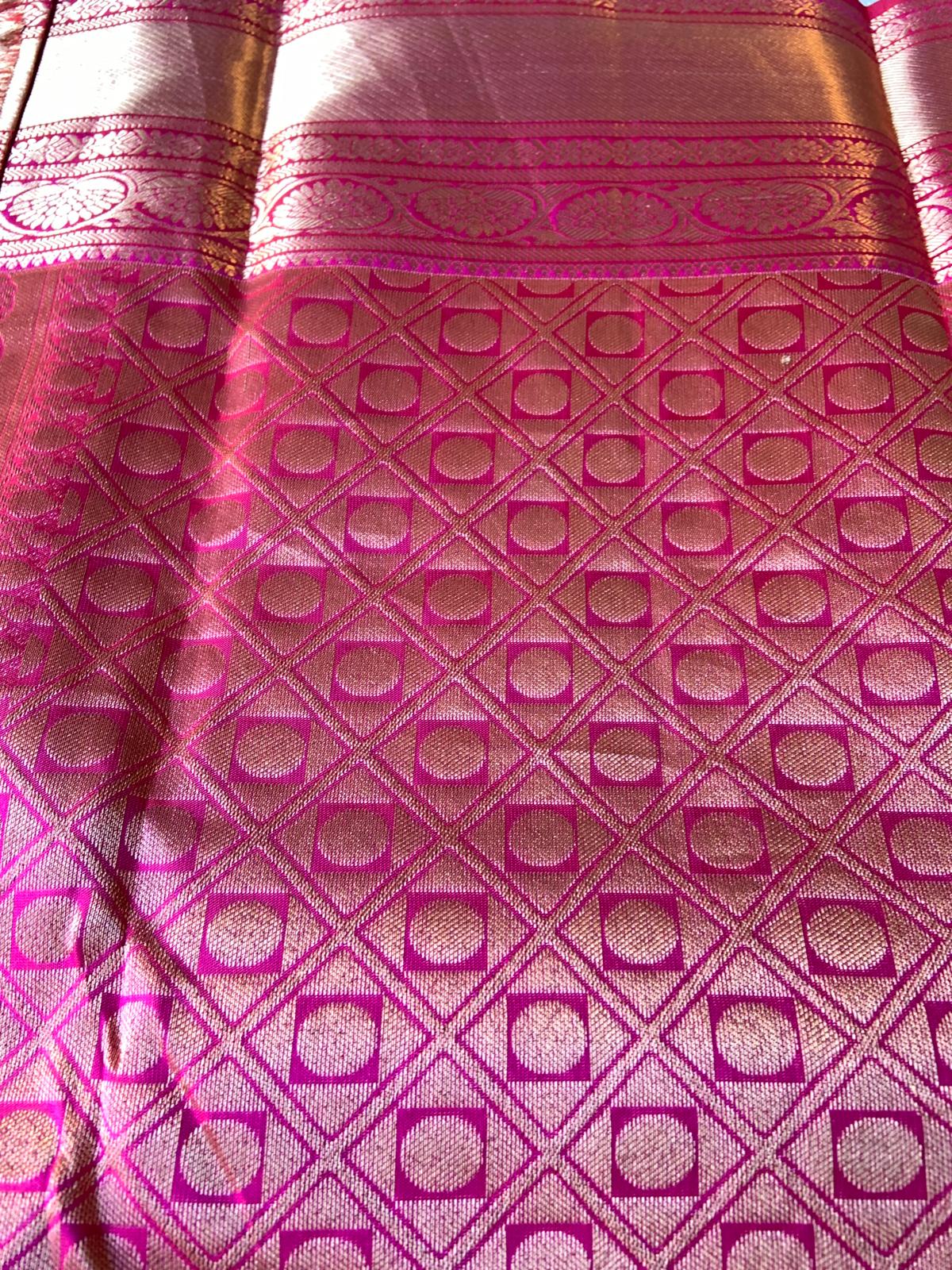 Pure Kanchipuram Silk Saree Hot Rani with Zari